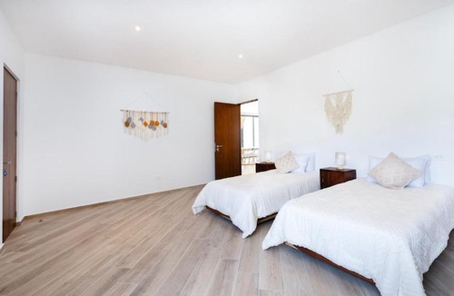La Veleta House | Oasis Yaaxlum