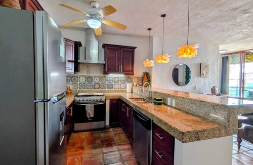 Downtown Puerto Vallarta Apartment | OCEAN VIEW 2Bed Apt~Steps to Beach & Malecon~Infinity Pool~Safe Locl~Sunsets