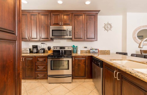 Puerto Penasco Resort | Ocean View 2BR Sleeps 6! Master w/2 Queen Beds. Prime Las Palomas Lobby Access.