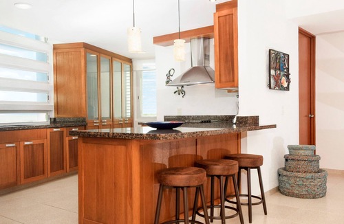 Zona Hotelera Norte Condo | Oceanfront Condo w/Sparkling Pool