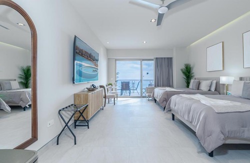 Ferrocarrilera House | Oceanfront Destination for Luxury and Beauty