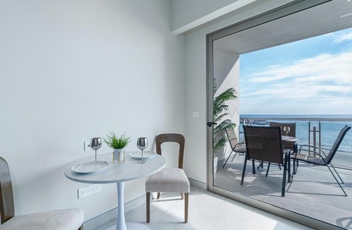 Ferrocarrilera House | Oceanfront Destination for Luxury and Beauty