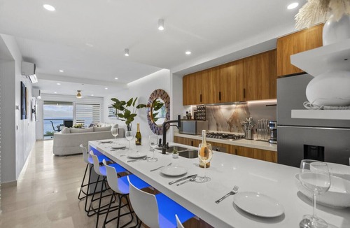 Las Glorias Apartment | Oceanfront Luxury + FREE Daily Breakfast Harbor171