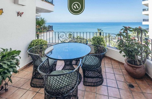 Emiliano Zapata Apartment | Oceanview 2BR Condo - Romantic Zone - Rooftop Pool