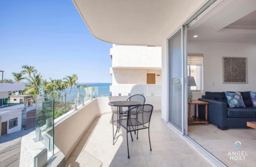 Esterito Apartment | Oceanview Balcony RoofPool Steps to Malecon