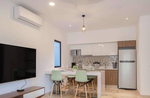 Zazil-ha Condo | Oceanview Rooftop Pool, Gym, 1 Block to 5th Ave