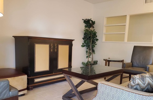Trail West House | Old Town Scottsdale Basic Home New to Market