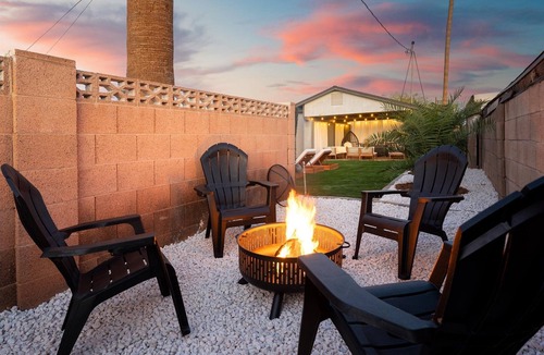South Scottsdale House | Old Town Scottsdale I Heated Pool I King Bed I 4 Bedroom