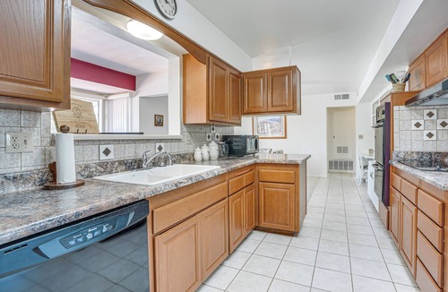 Sun City House | On Sun City South Golf Course! Quiet Home w/Patio
