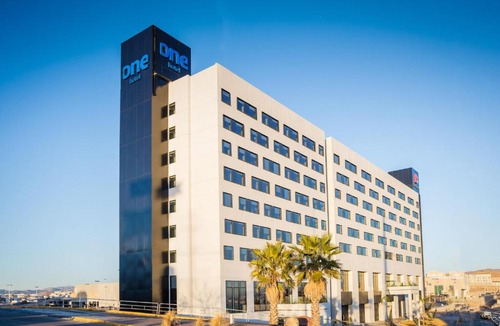Chihuahua Hotel | One Chihuahua Fashion Mall