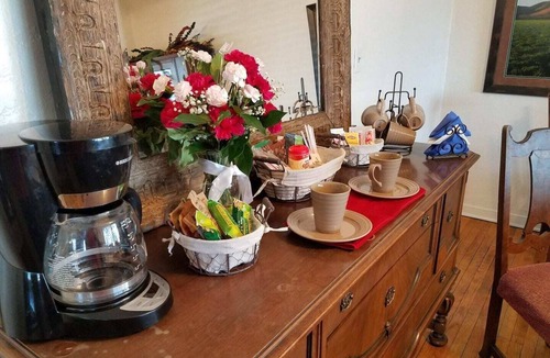 Los Duranes House | Only has a kitchenette, but nice space!