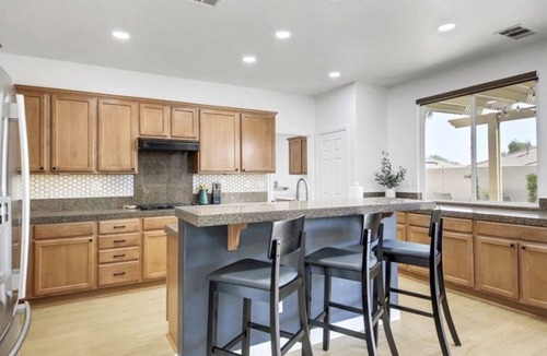 Terra Lago House | Palm Delight: Spacious 5-bedroom house with WiFi, EV charger in enjoyable Indio
