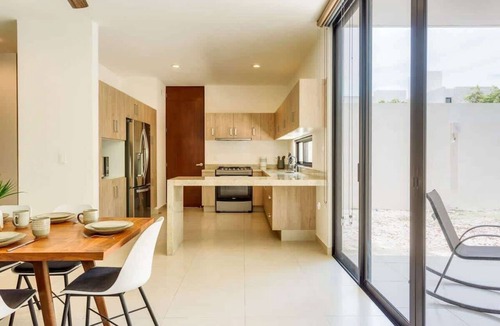 Playa del Carmen House | Palmara Gated Community, Pool, Gym & Paddle Court