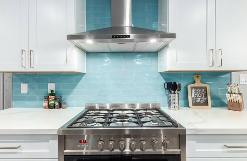 Raskin Estates House | Palmcroft|FREE Heated Pool|BBQ|Coffee Bar