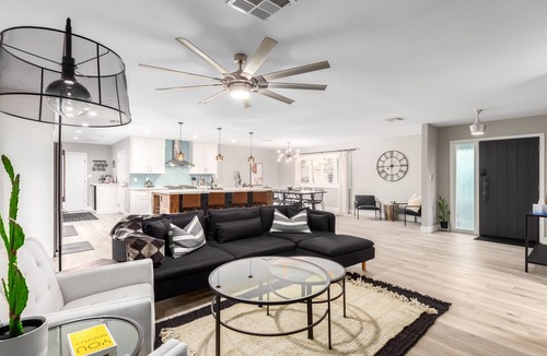 Raskin Estates House | Palmcroft|FREE Heated Pool|BBQ|Coffee Bar