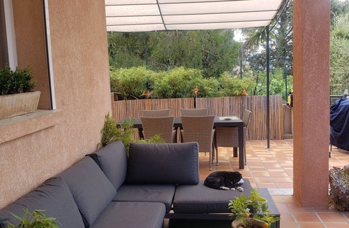 Afa House | Panoramic view air-conditioned 3 bedrooms 2 bathrooms 15 minutes from beaches.