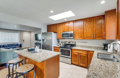Paradise Valley Village House | Paradise Valley Home ~ 2 Mi to Lookout Mountain!