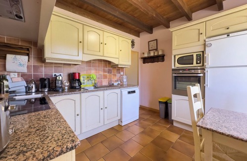 Saint-Romain-de-Monpazier House | Peaceful Retreat with Panoramic Views & Pool – Perfect for Families & Friends