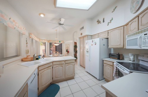 Westbrook Village House | Peaceful 3-bedroom House in Peoria, Golf Course View, Pool and Hot Tub Access