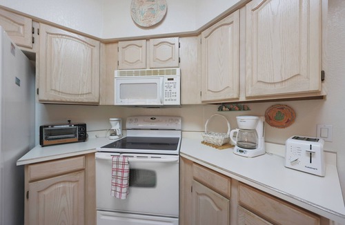 Westbrook Village House | Peaceful 3-bedroom House in Peoria, Golf Course View, Pool and Hot Tub Access