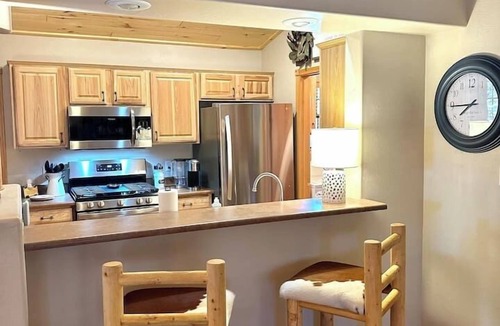 Heber Cabin | Peaceful Pines - Couples Dream Getaway!