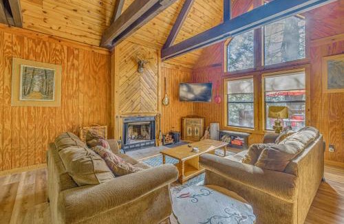 Cloudcroft House | Peaceful & Private Cloudcroft Cabin with Deck!