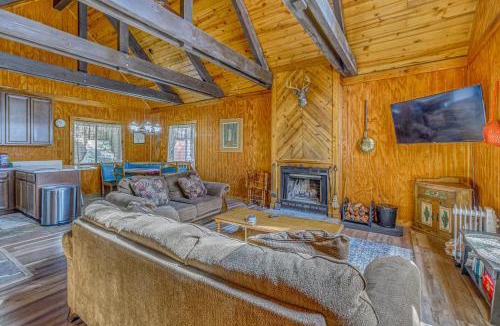 Cloudcroft House | Peaceful & Private Cloudcroft Cabin with Deck!