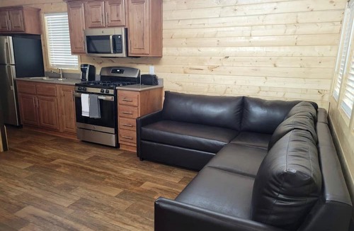 Valle Cabin | Peaceful Tiny Home Getaway with Loft & Open Sky Views in Williams, Arizona