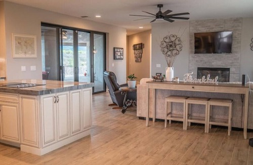 Cottonwood-Verde Village House | Peak Ridge-Great Views, park, Pool, and Hot Tub