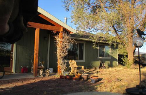 Flagstaff Bed & Breakfast | Peaks Wildernest House Bed and Breakfast - Vaccinations Required