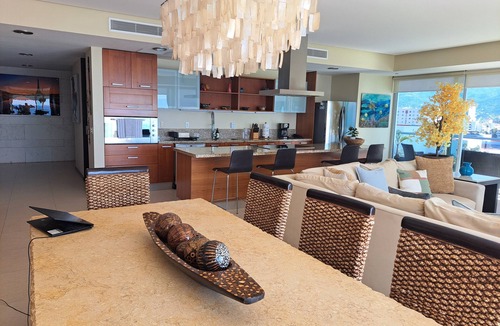 North Hotel Zone Condo | Peninsula Beach Condo with Bay Views