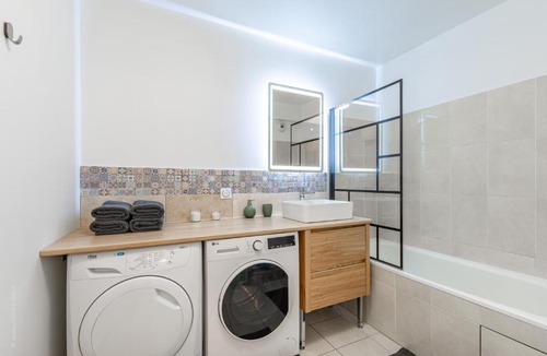 Coupvray Apartment | Perfect Disney Getaway - Private Parking