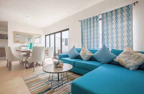 La Paz House | Perfect House communal Pool, Security and Comfort