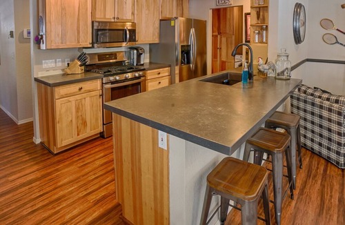 Pinetop House | Perfect Pinetop Getaway; 2 Master Suites; Wifi, Satellite; Hot tub, Dog Friendly