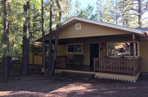Pinetop House | Perfect Pinetop Getaway; 2 Master Suites; Wifi, Satellite; Hot tub, Dog Friendly