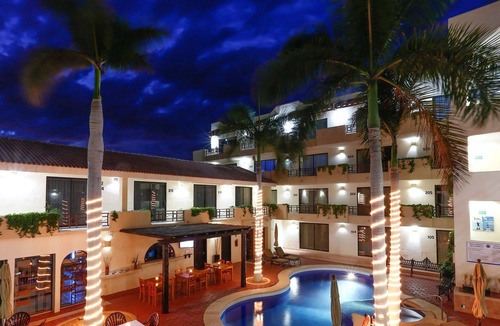 Downtown Cabo San Lucas Apartment | Perfect Studio with fully equipped kitchenette - Pool view, Wifi & near to the Medano Beach by RedAwning