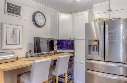 Casas Adobes Condo | Pet-friendly 1-bedroom condo in NW Tucson with Fireplace & Covered Patio