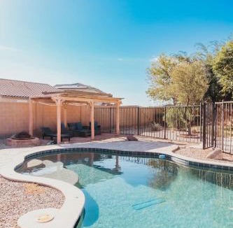 Tamaron House | Pet-Friendly 4BR Casa Grande Home Heated Pool Yard