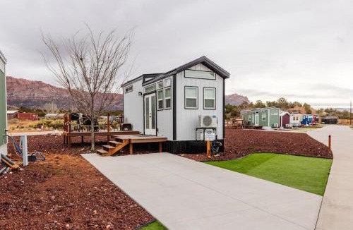 Apple Valley House | Pet-Friendly Basecamp Near Zion National Park