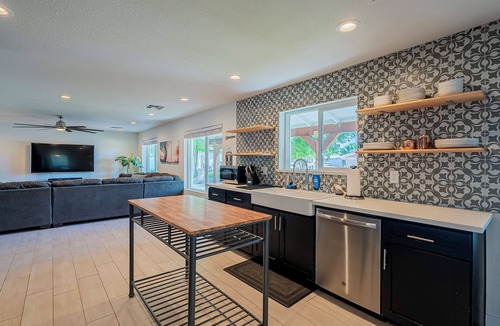 Tempe House | Pet Friendly & Huge Yard Family Home in the Heart of Tempe