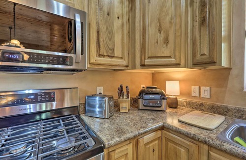 Torreon House | Pet-Friendly Show Low Townhome w/Deck & Grill!