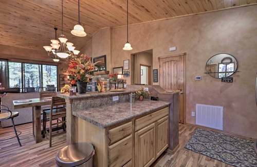Torreon House | Pet-Friendly Show Low Townhome w/Deck & Grill!