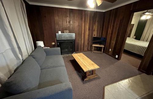 Christopher Creek House | Pet Friendly Two Bedroom Cabin near Tonto National Forest in Central Arizona