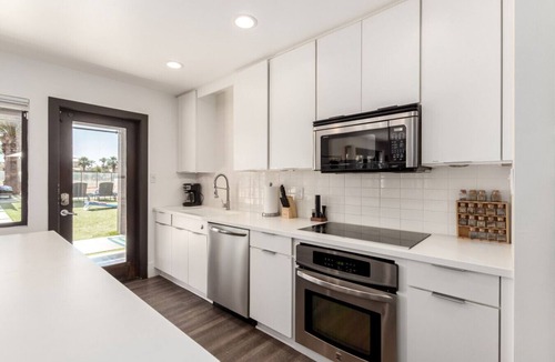 South Scottsdale House | Phoenician Golf, Heated Pool, Contemporary, 11 Beds