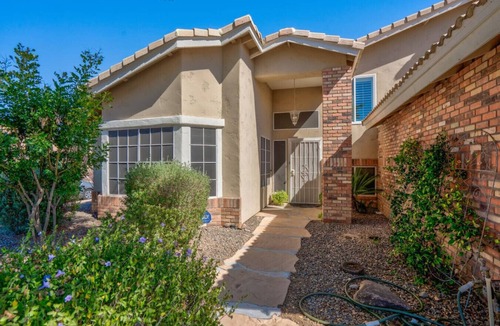 Paradise Valley Village House | Phoenix|Getaway|5BR|Pool|KingBeds|StringLights