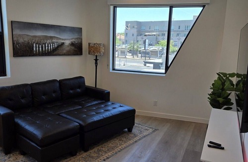 Evans Churchill Apartment | Phoenix Rustic Urban Retreat