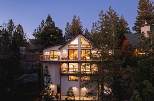 Upper Moonridge House | Pine and Paw