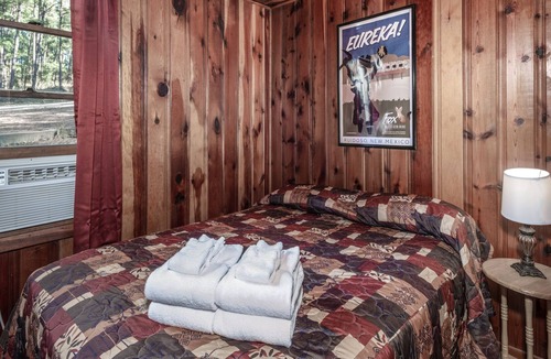 Ruidoso Cabin | Pine Cabin | Fireplace, Cozy Cabin, Near Shops!