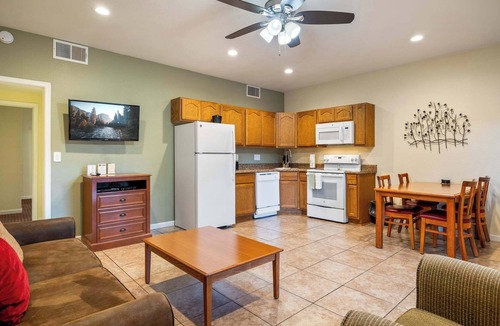 Pinetop Apartment | Pine-Grand Canyon by Roundhouse Resort and Spa