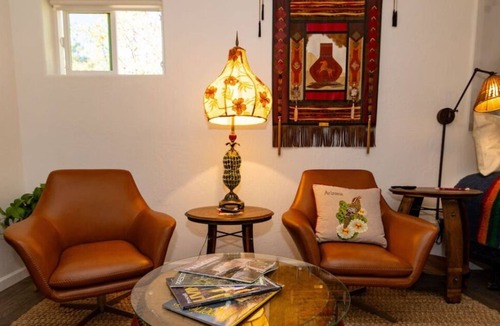 Prescott House | *Pine Needle Retreat *Fireplace *Romantic Getaway